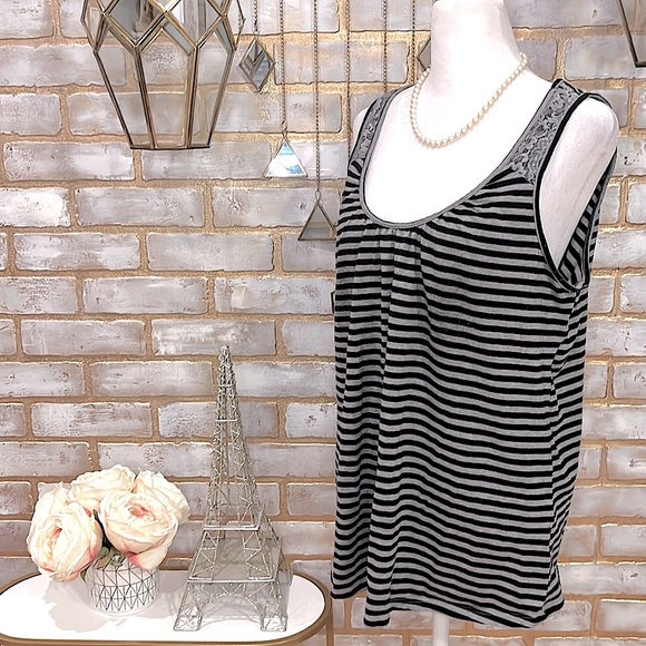 Bump In The Night Gray & Black Stripped Top, Built In Shelf Bra, Women’s Size M. - Picture 4 of 9